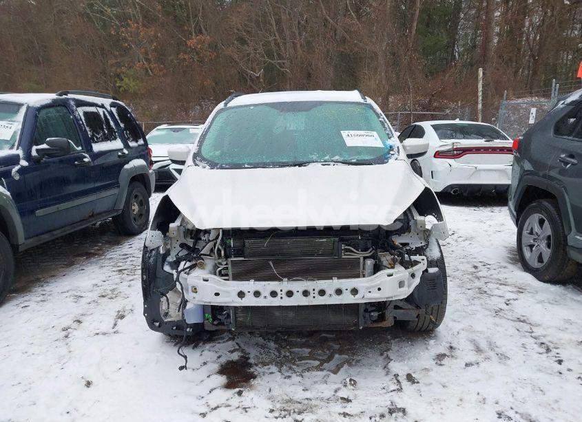 Photo 13 of 2017 Ford Escape SE (VIN 1FMCU9GD8HUC40654)