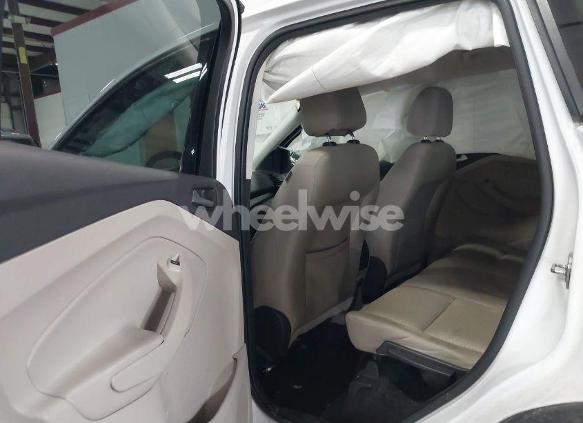 Photo 8 of 2017 Ford Escape SE (VIN 1FMCU9GD8HUC74870)