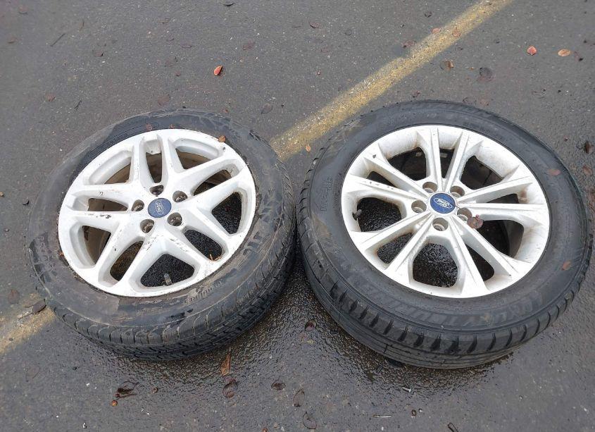 Photo 12 of 2017 Ford Escape SE (VIN 1FMCU9GD8HUC98666)