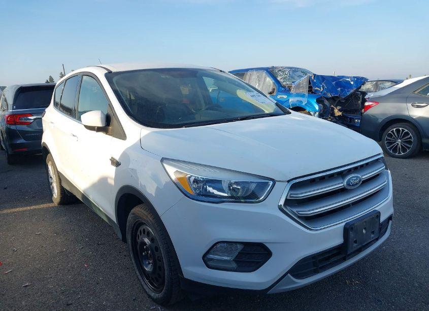 Photo 14 of 2017 Ford Escape SE (VIN 1FMCU9GD8HUC98666)