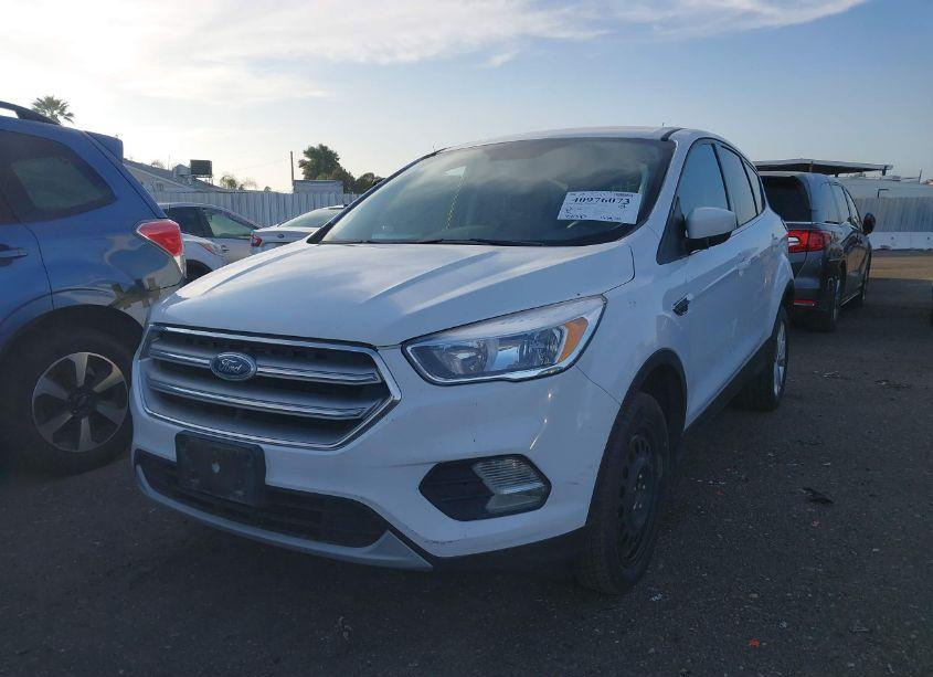 Photo 2 of 2017 Ford Escape SE (VIN 1FMCU9GD8HUC98666)