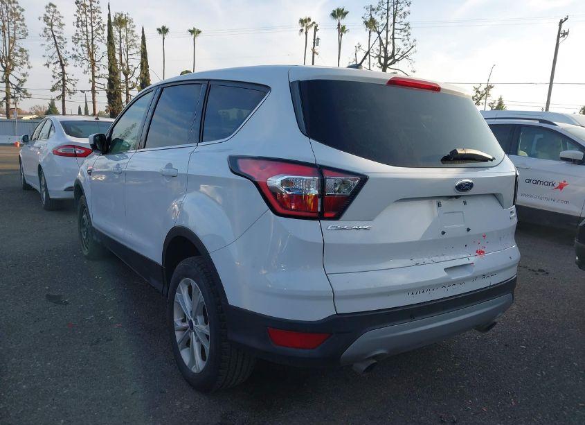 Photo 3 of 2017 Ford Escape SE (VIN 1FMCU9GD8HUC98666)