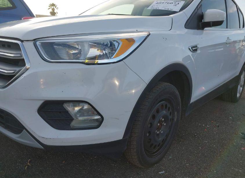 Photo 6 of 2017 Ford Escape SE (VIN 1FMCU9GD8HUC98666)