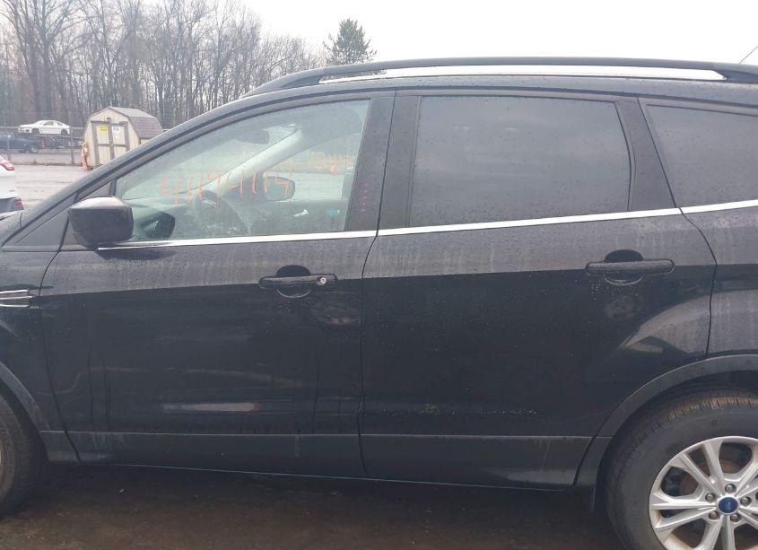 Photo 14 of 2017 Ford Escape SE (VIN 1FMCU9GD8HUD02568)