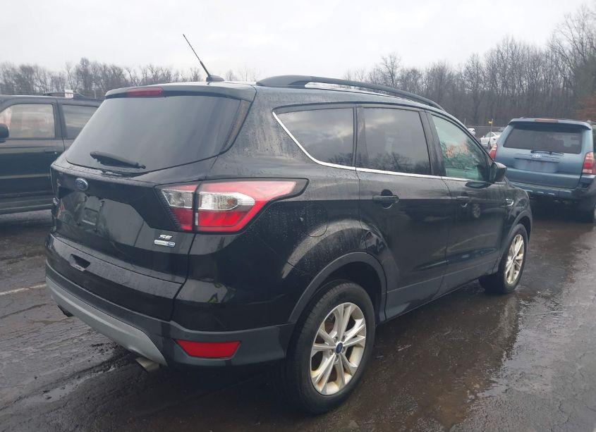 Photo 4 of 2017 Ford Escape SE (VIN 1FMCU9GD8HUD02568)