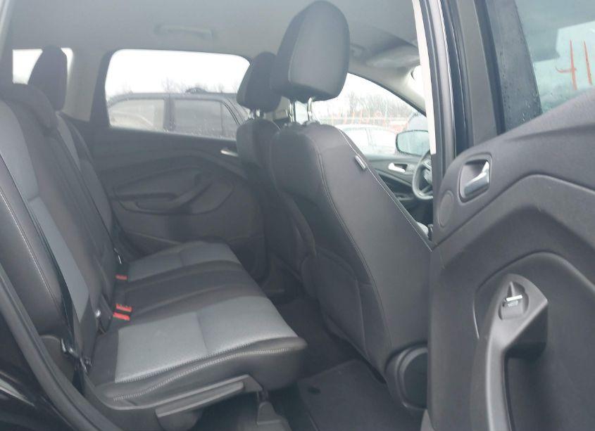 Photo 8 of 2017 Ford Escape SE (VIN 1FMCU9GD8HUD02568)