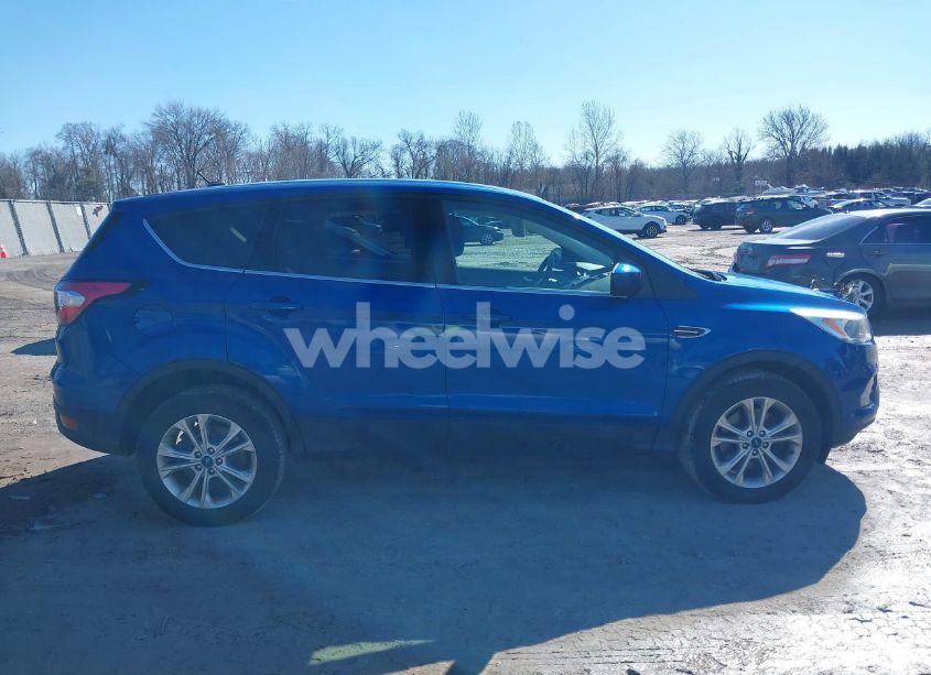 Photo 13 of 2017 Ford Escape SE (VIN 1FMCU9GD8HUD80963)