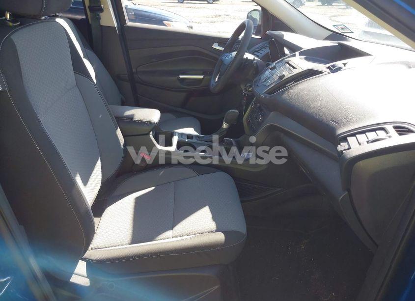 Photo 5 of 2017 Ford Escape SE (VIN 1FMCU9GD8HUD80963)