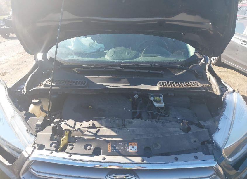 Photo 10 of 2017 Ford Escape SE (VIN 1FMCU9GD8HUE61350)