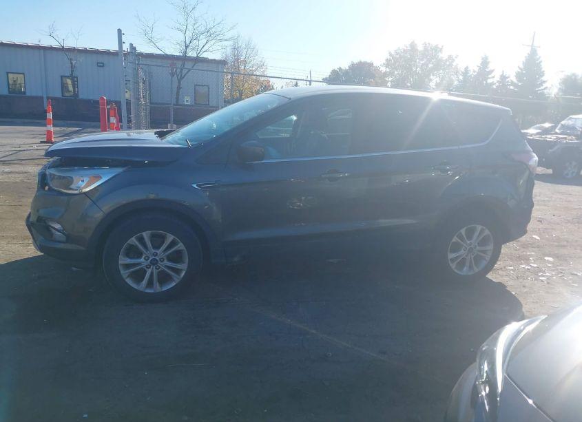 Photo 14 of 2017 Ford Escape SE (VIN 1FMCU9GD8HUE61350)