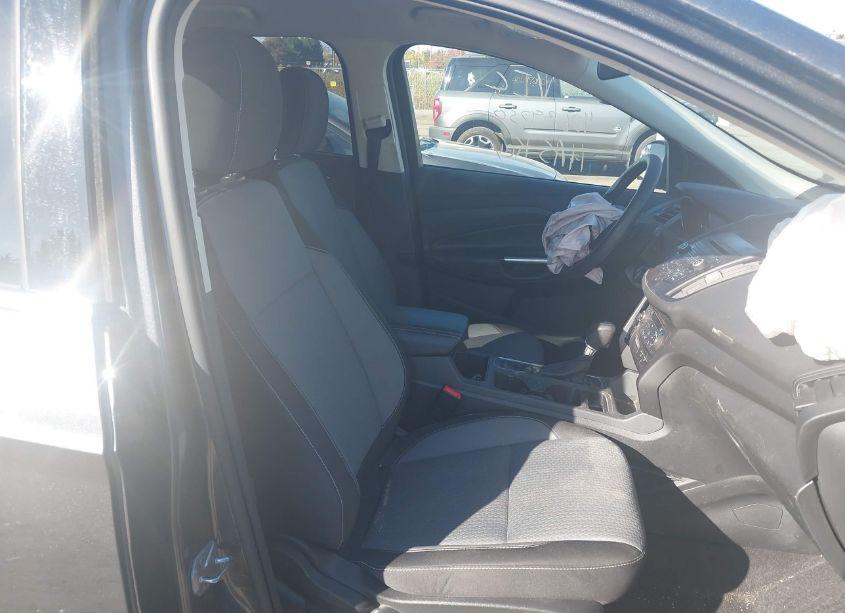 Photo 5 of 2017 Ford Escape SE (VIN 1FMCU9GD8HUE61350)