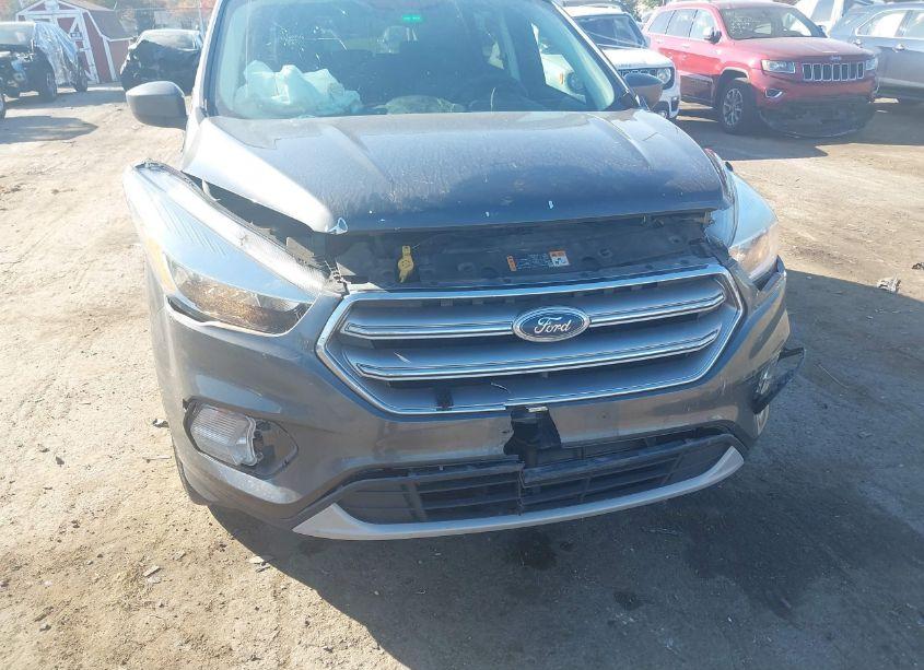 Photo 6 of 2017 Ford Escape SE (VIN 1FMCU9GD8HUE61350)