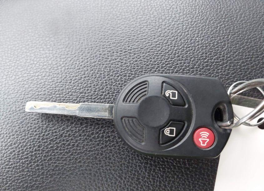 Photo 11 of 2017 Ford Escape SE (VIN 1FMCU9GD8HUE75894)