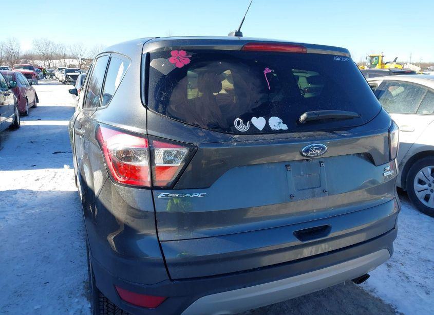 Photo 3 of 2017 Ford Escape SE (VIN 1FMCU9GD8HUE88564)