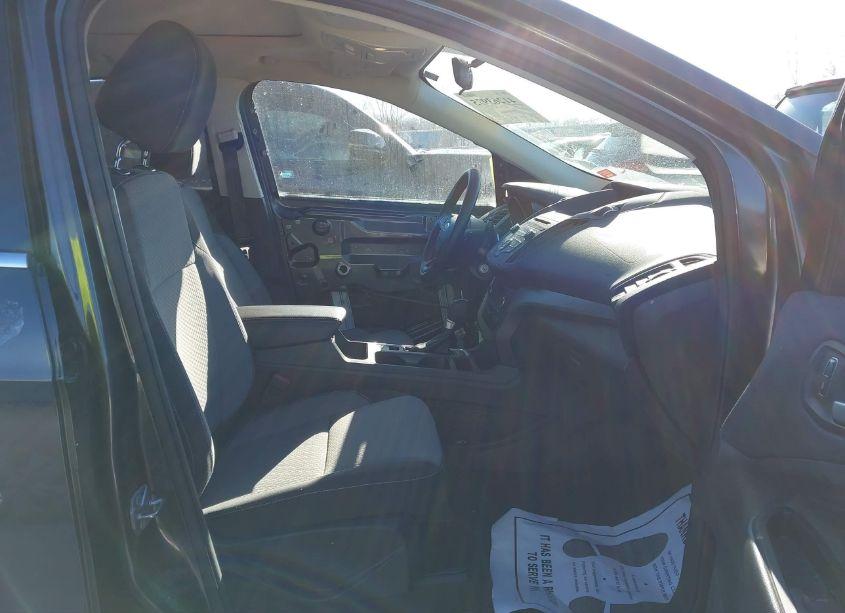 Photo 5 of 2017 Ford Escape SE (VIN 1FMCU9GD8HUE88564)