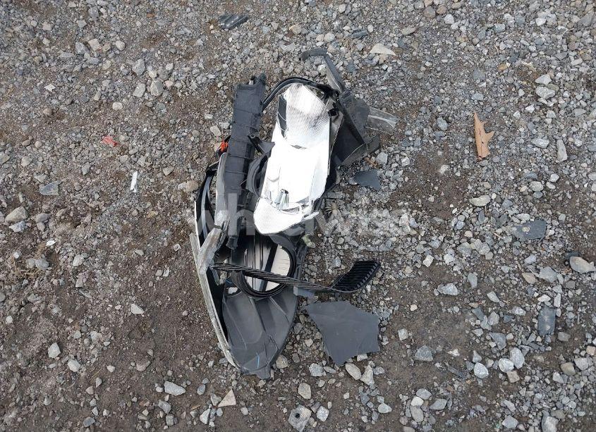 Photo 12 of 2018 Ford Escape SE (VIN 1FMCU9GD8JUA01367)