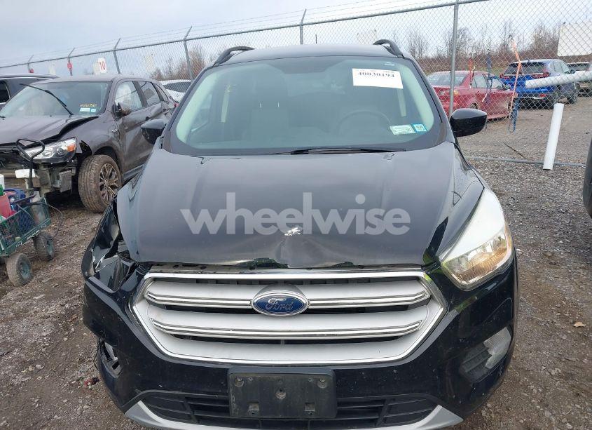 Photo 13 of 2018 Ford Escape SE (VIN 1FMCU9GD8JUA01367)