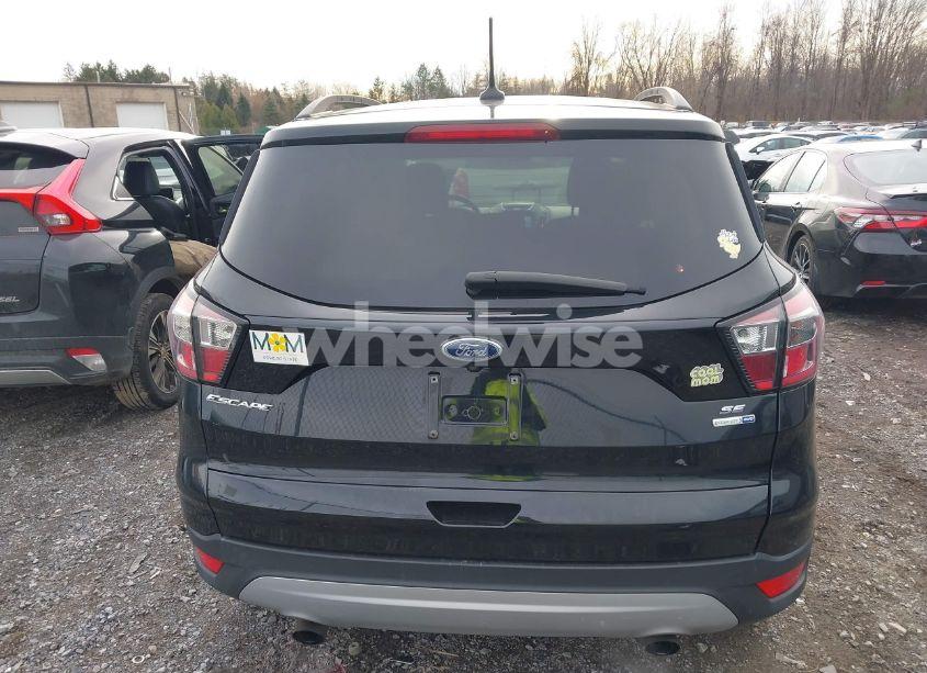 Photo 17 of 2018 Ford Escape SE (VIN 1FMCU9GD8JUA01367)