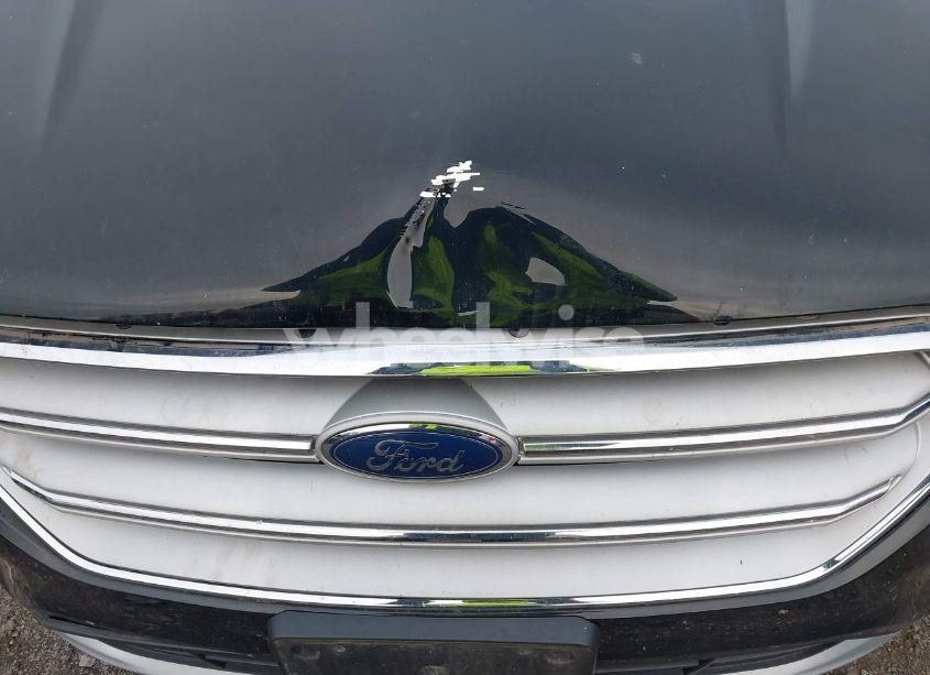 Photo 6 of 2018 Ford Escape SE (VIN 1FMCU9GD8JUA01367)