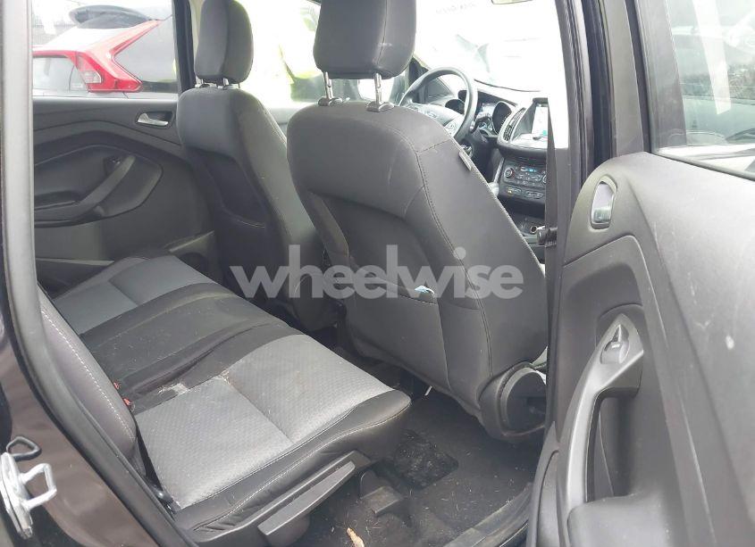 Photo 8 of 2018 Ford Escape SE (VIN 1FMCU9GD8JUA01367)