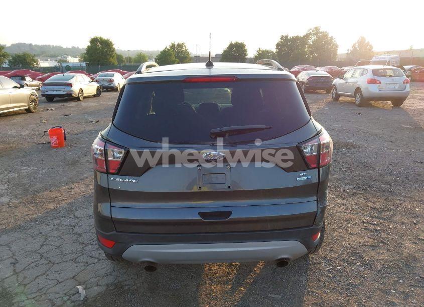 Photo 16 of 2018 Ford Escape SE (VIN 1FMCU9GD8JUA15916)