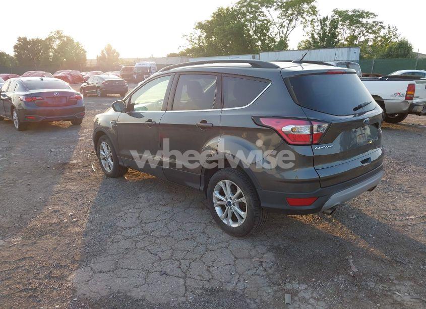 Photo 3 of 2018 Ford Escape SE (VIN 1FMCU9GD8JUA15916)