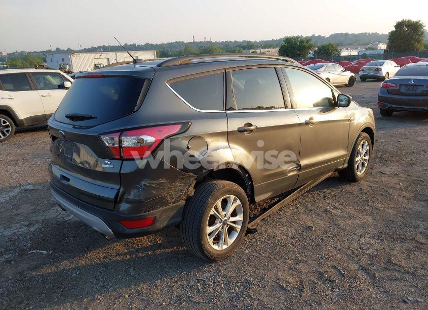 Photo 4 of 2018 Ford Escape SE (VIN 1FMCU9GD8JUA15916)