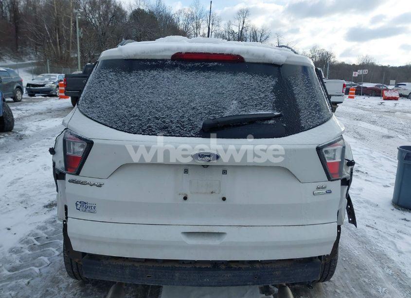Photo 16 of 2018 Ford Escape SE (VIN 1FMCU9GD8JUA39519)