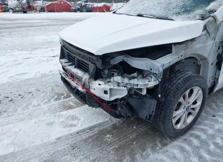 Photo 6 of 2018 Ford Escape SE (VIN 1FMCU9GD8JUA39519)