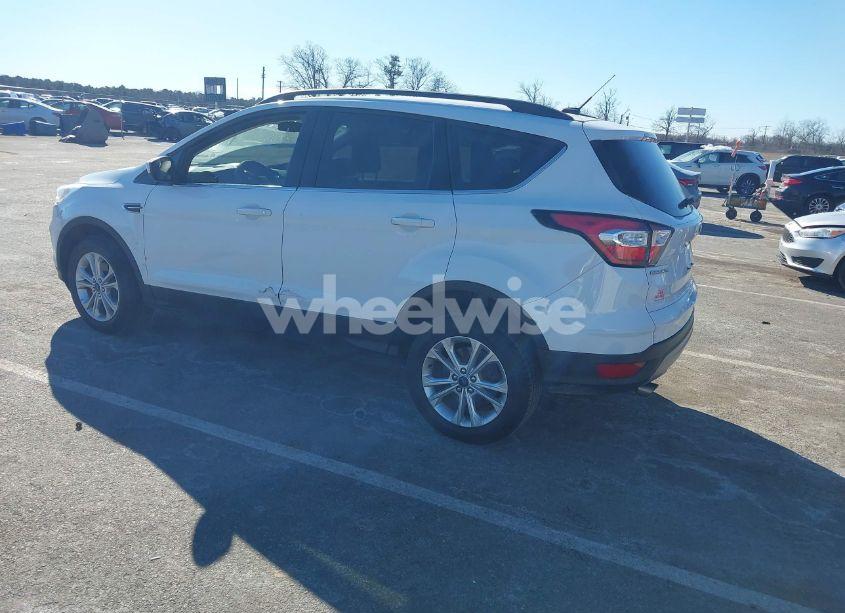 Photo 3 of 2018 Ford Escape SE (VIN 1FMCU9GD8JUB05356)