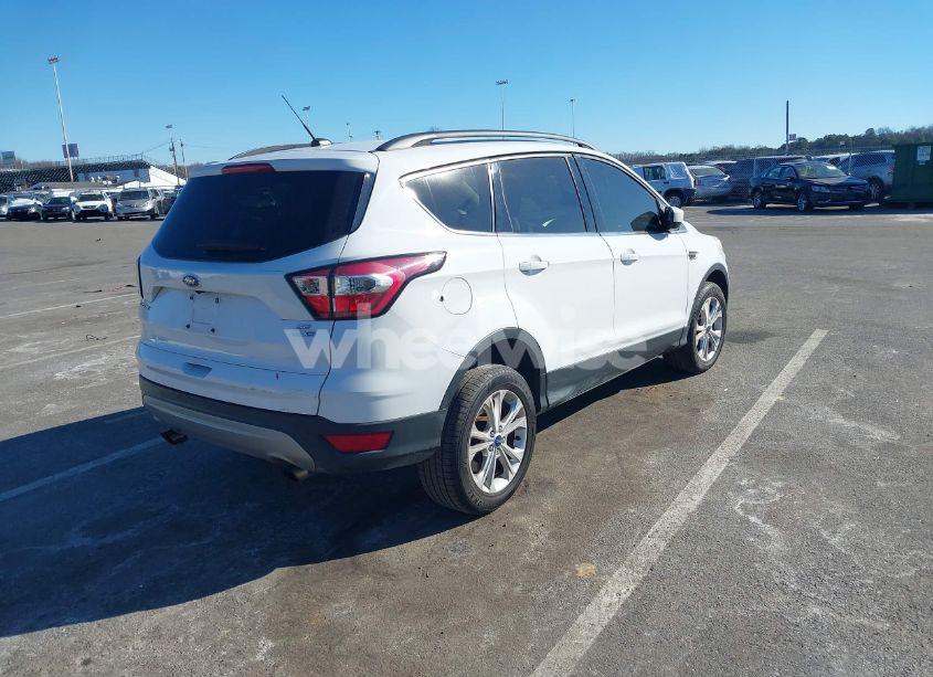 Photo 4 of 2018 Ford Escape SE (VIN 1FMCU9GD8JUB05356)