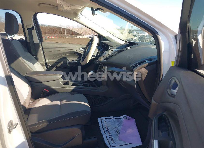 Photo 5 of 2018 Ford Escape SE (VIN 1FMCU9GD8JUB05356)