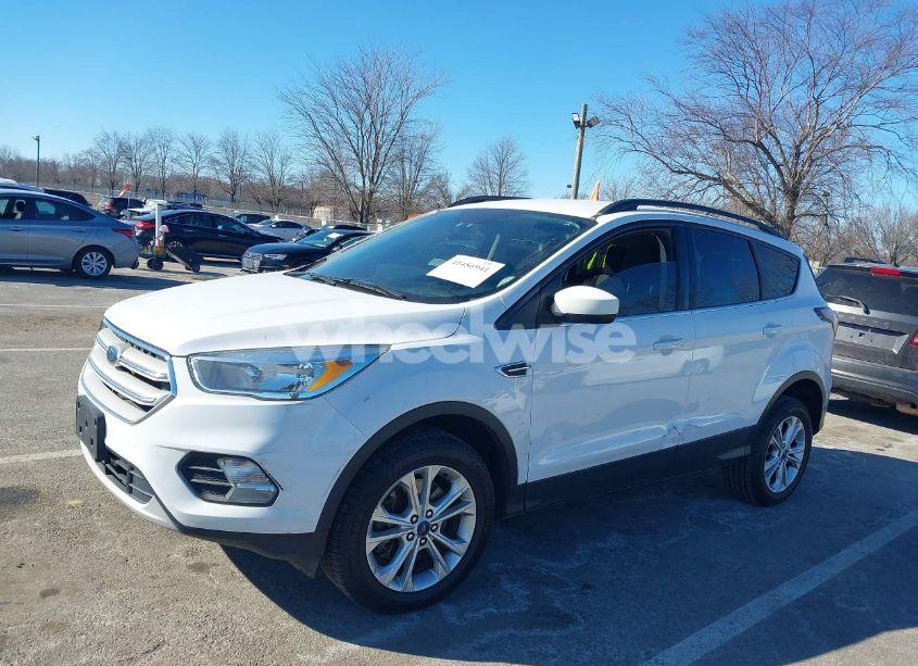 Photo 6 of 2018 Ford Escape SE (VIN 1FMCU9GD8JUB05356)