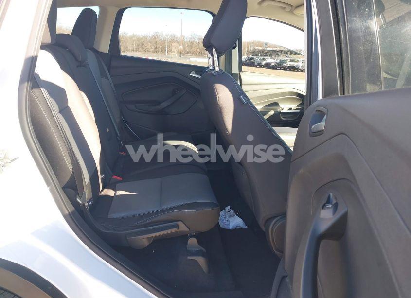 Photo 8 of 2018 Ford Escape SE (VIN 1FMCU9GD8JUB05356)