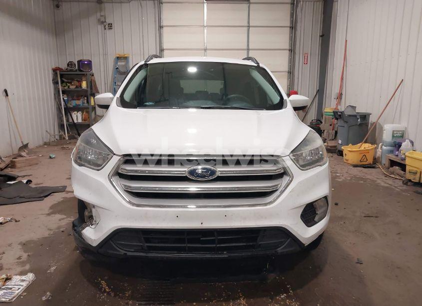 Photo 13 of 2018 Ford Escape SE (VIN 1FMCU9GD8JUB13473)