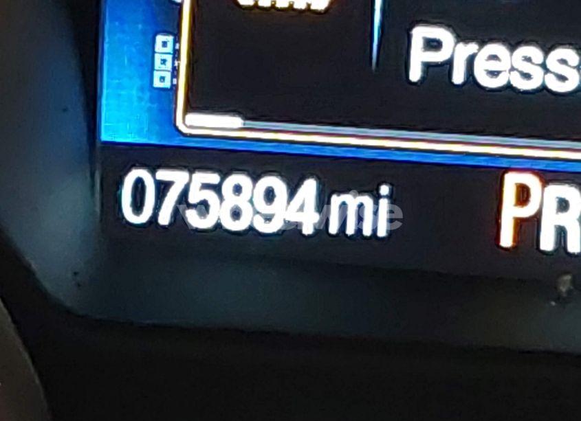 Photo 16 of 2018 Ford Escape SE (VIN 1FMCU9GD8JUB13473)