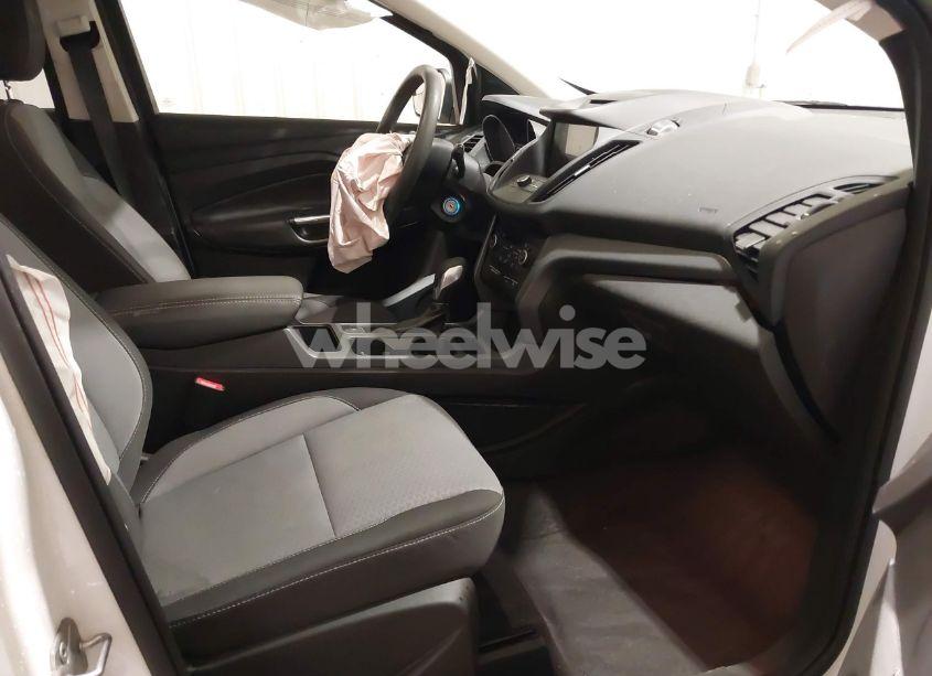 Photo 5 of 2018 Ford Escape SE (VIN 1FMCU9GD8JUB13473)