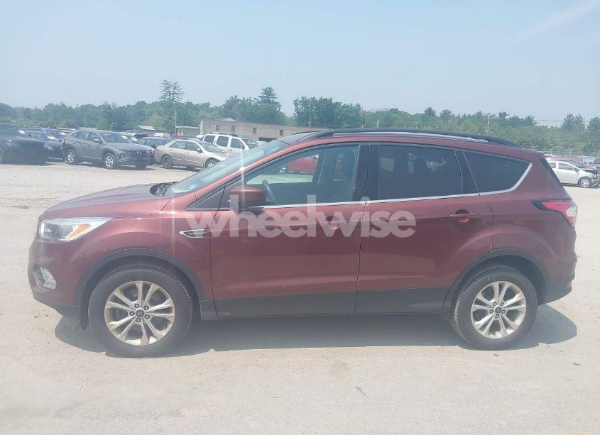 Photo 14 of 2018 Ford Escape SE (VIN 1FMCU9GD8JUB18379)