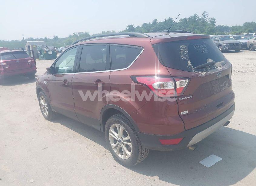 Photo 3 of 2018 Ford Escape SE (VIN 1FMCU9GD8JUB18379)