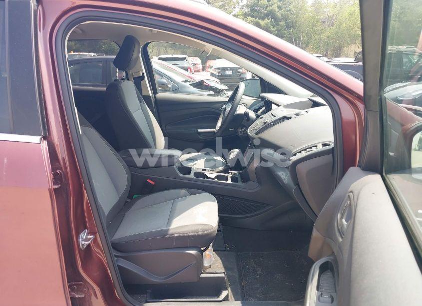 Photo 5 of 2018 Ford Escape SE (VIN 1FMCU9GD8JUB18379)