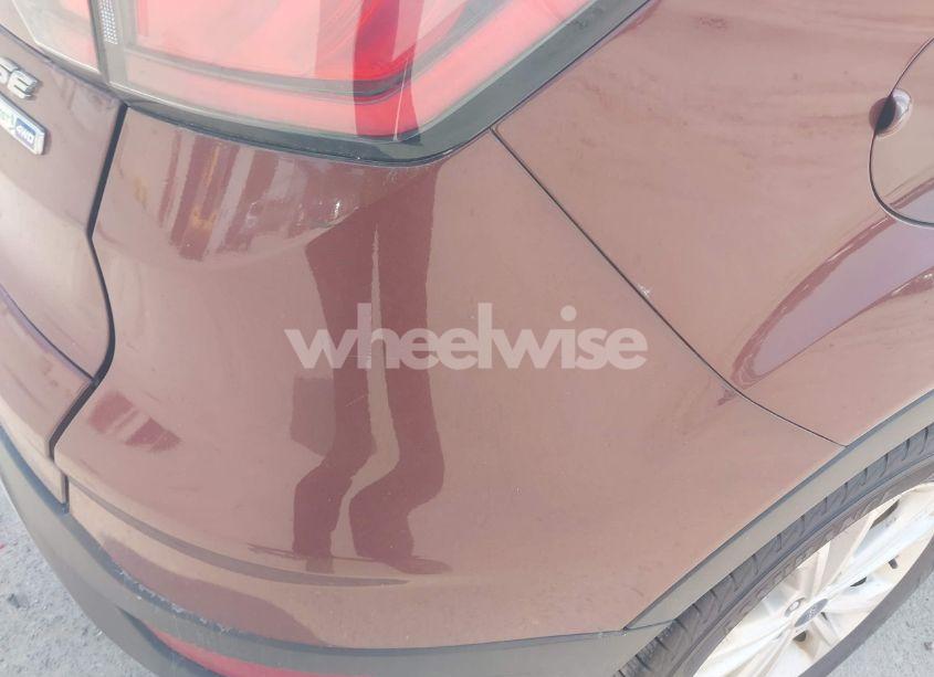 Photo 6 of 2018 Ford Escape SE (VIN 1FMCU9GD8JUB18379)