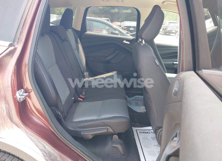 Photo 8 of 2018 Ford Escape SE (VIN 1FMCU9GD8JUB18379)