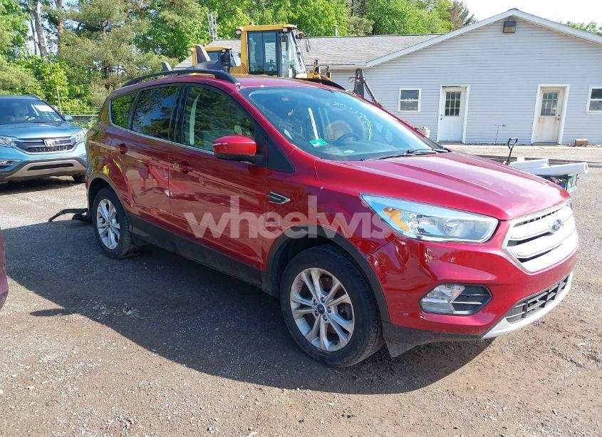 2018 Ford Escape SE (VIN 1FMCU9GD8JUB33366) main photo