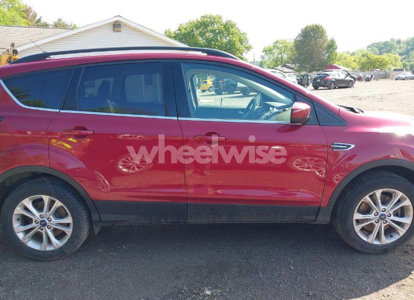 Photo 14 of 2018 Ford Escape SE (VIN 1FMCU9GD8JUB33366)