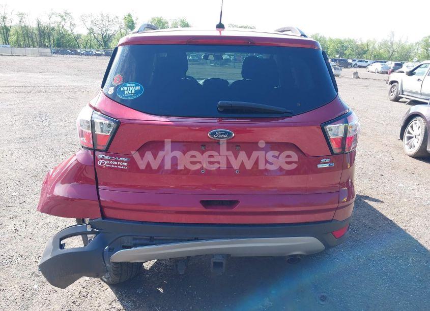 Photo 17 of 2018 Ford Escape SE (VIN 1FMCU9GD8JUB33366)