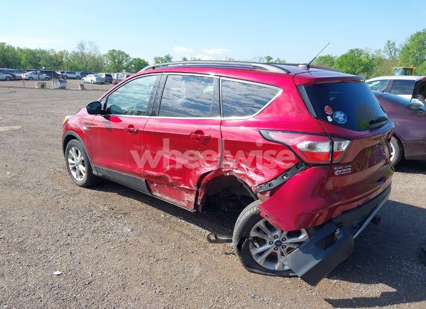 Photo 3 of 2018 Ford Escape SE (VIN 1FMCU9GD8JUB33366)