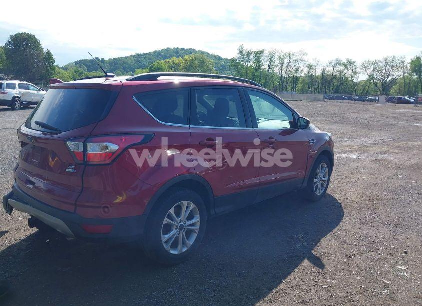 Photo 4 of 2018 Ford Escape SE (VIN 1FMCU9GD8JUB33366)