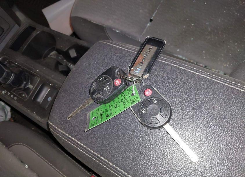 Photo 11 of 2018 Ford Escape SE (VIN 1FMCU9GD8JUB33562)