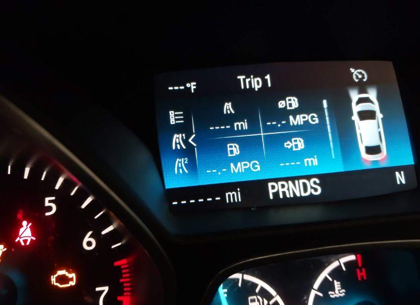 Photo 15 of 2018 Ford Escape SE (VIN 1FMCU9GD8JUB33562)