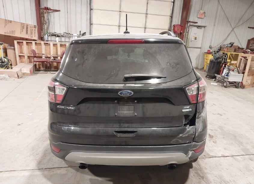 Photo 16 of 2018 Ford Escape SE (VIN 1FMCU9GD8JUB33562)